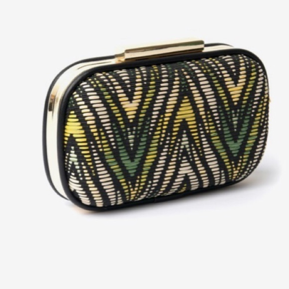 Gorgeous woven Noir clutch